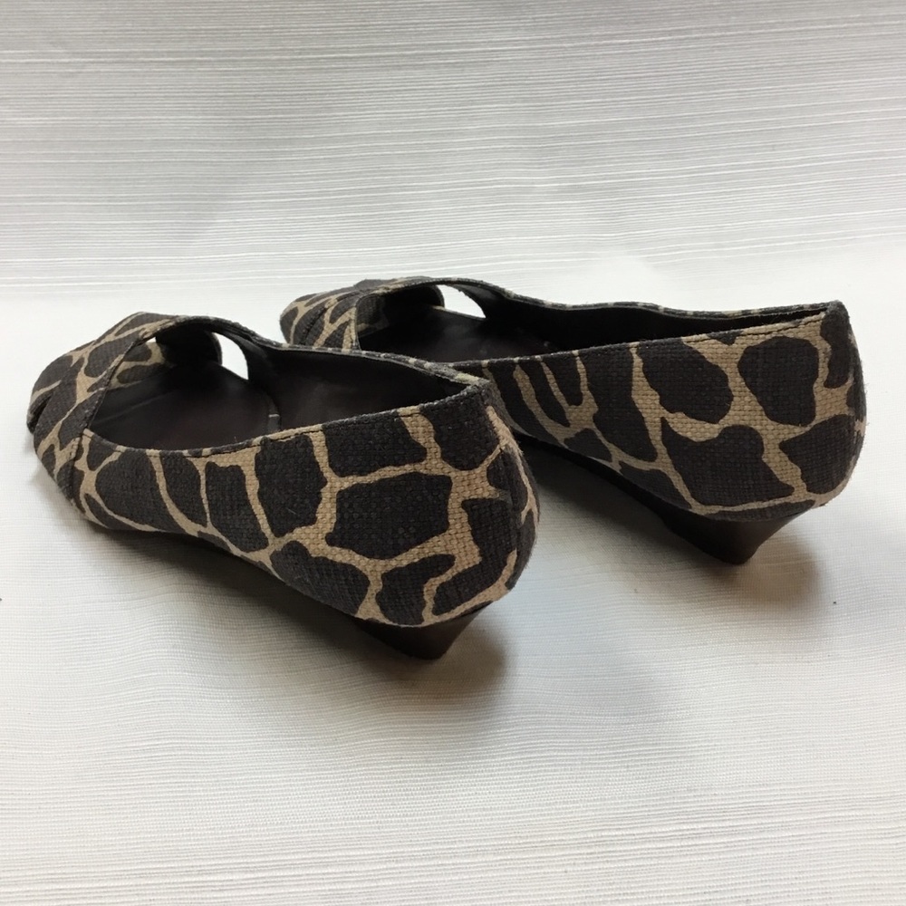 Comfortable Low Heel Wedges.  Ralph Lauren - Picture 3 of 7